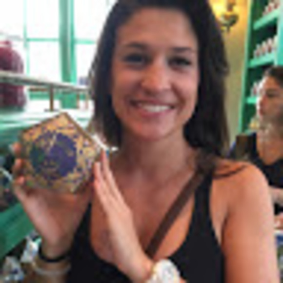 Meet your Posher, Kayla - Picture 1 of 1